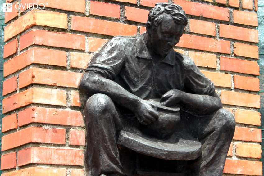 escultura A los alfareros